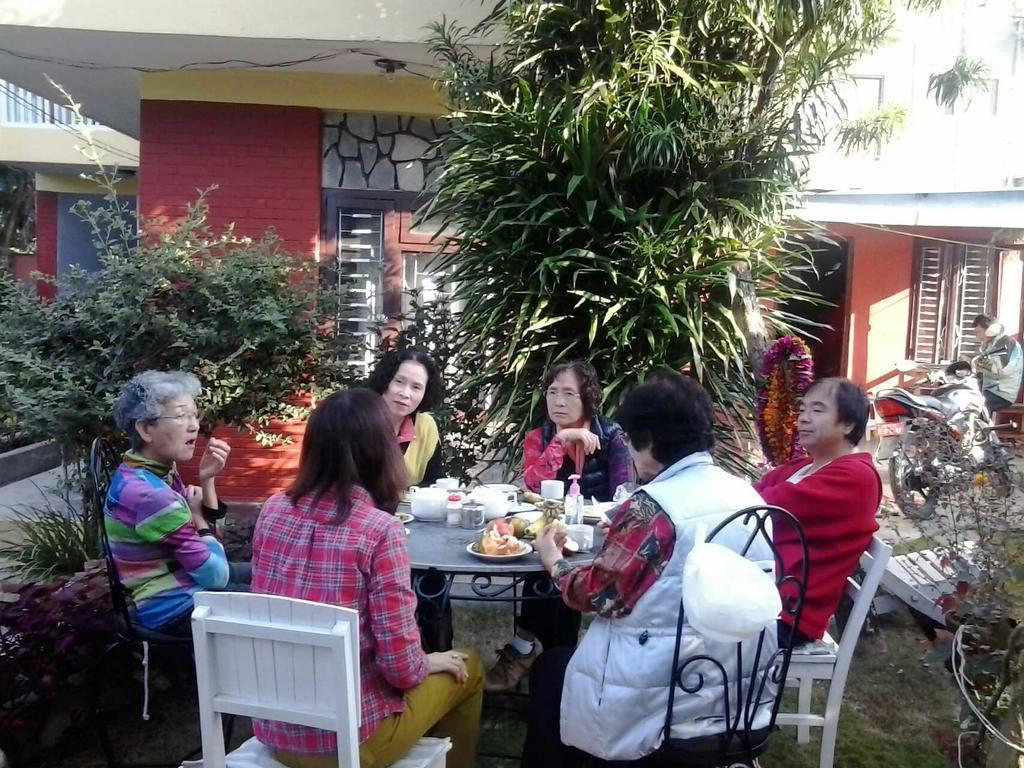 New Summit Guest House Pokhara Exterior foto