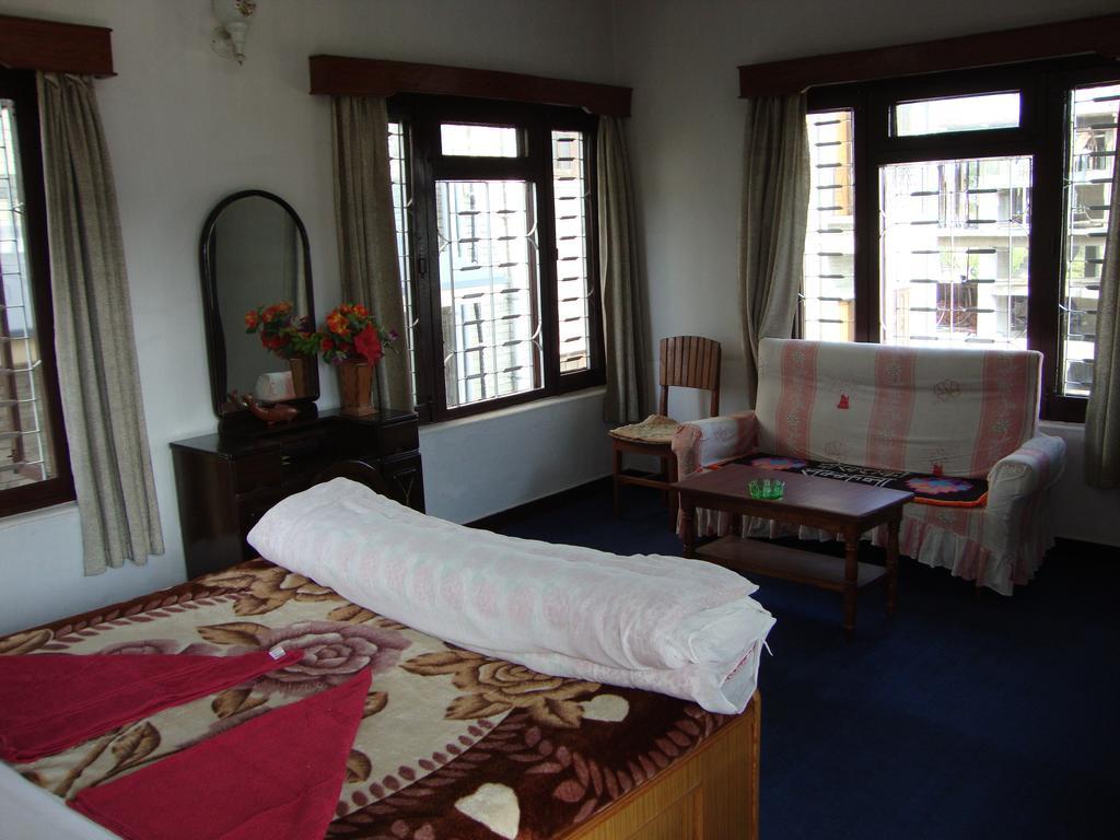 New Summit Guest House Pokhara Zimmer foto
